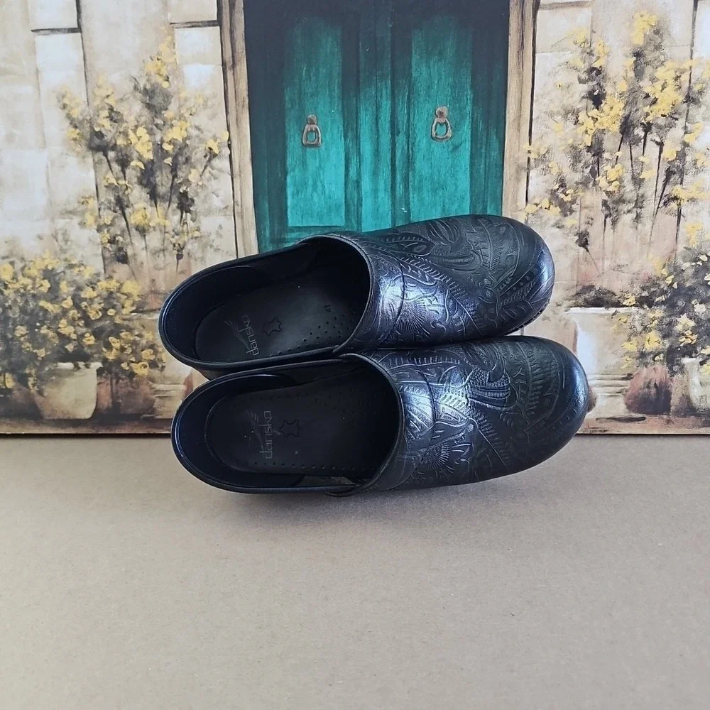 Dansko Clogs Women 41/10 5 Shoes Black Patent Leather Floral Professional Nurse
